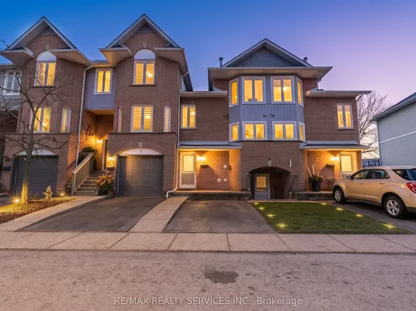 245 Bishop St S #9, Cambridge, ON N3H 5N2