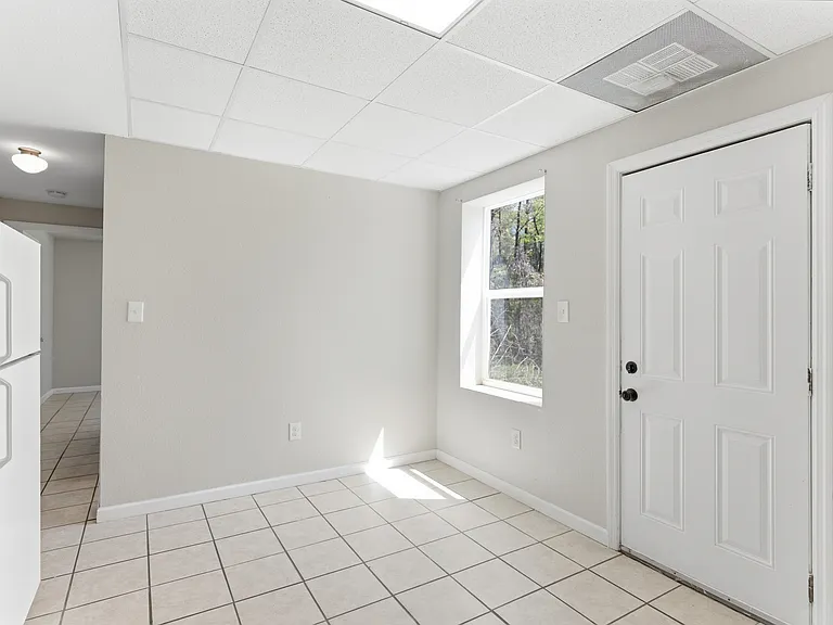 Golf View Apartments — Photo 4
