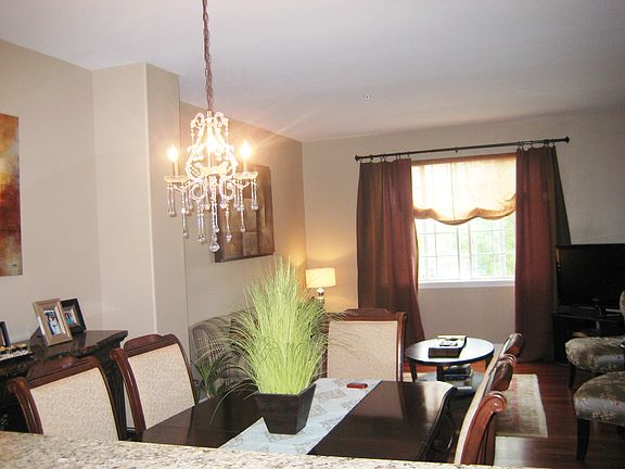 3rd image of 87 Cantal Ct