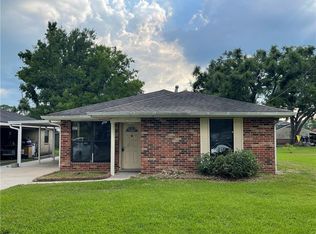 121 Maple St, Hahnville, LA 70057