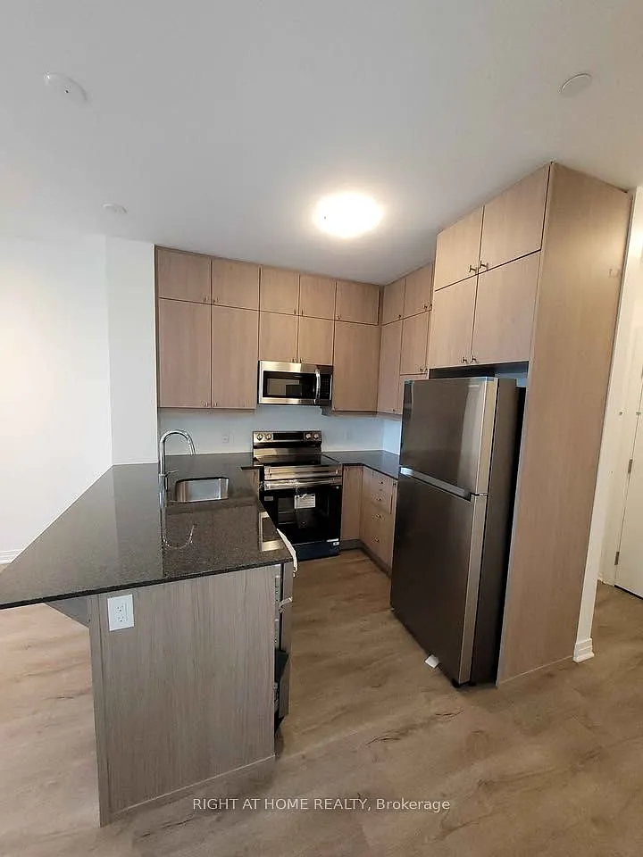 Building Photo - 470 Gordon Krantz Ave #317