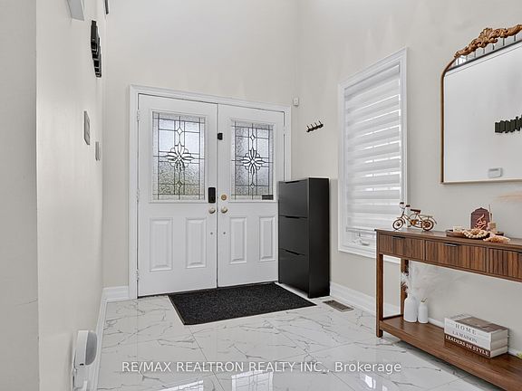 3rd image of 1087 Coldstream Dr