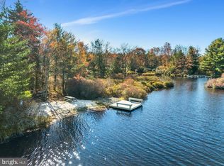313 Miller Dr, Pocono Pines, PA