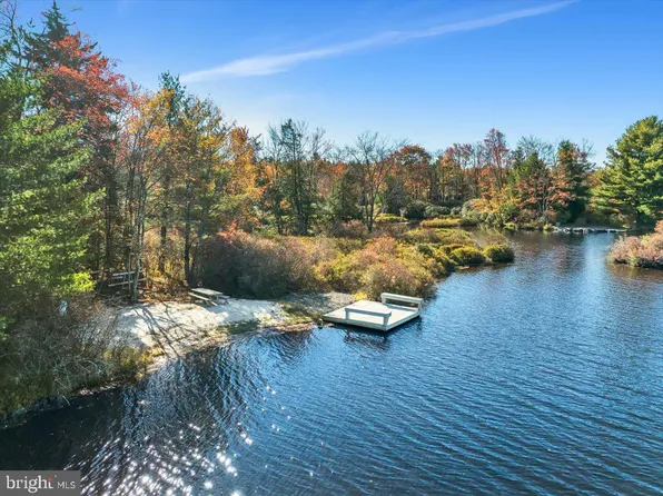 313 Miller Dr, Pocono Pines, PA 18350