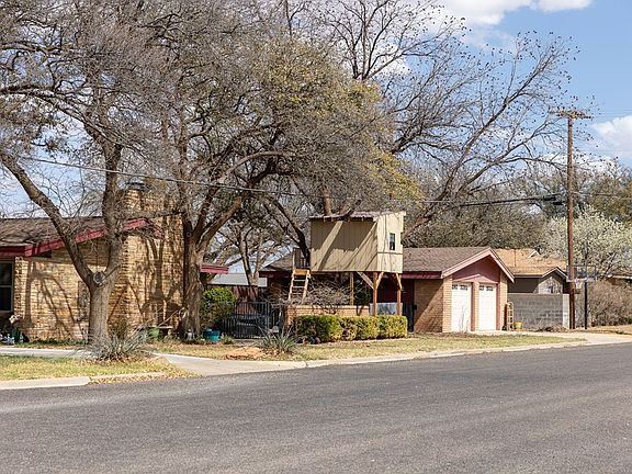 5th image of 309 SW 14th St