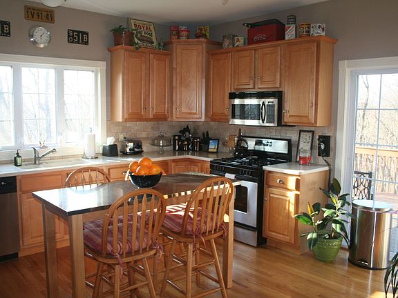 Beautiful Kitchen with walkout to deck