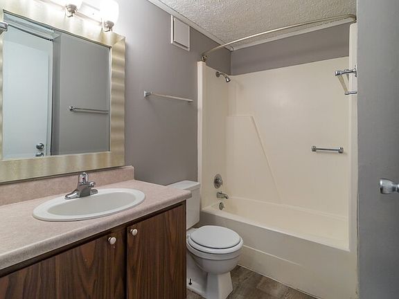 5th image of 5886 Dulcet Ln