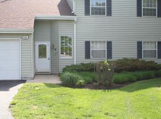 86 Gant Cir UNIT H, Streamwood, IL 60107