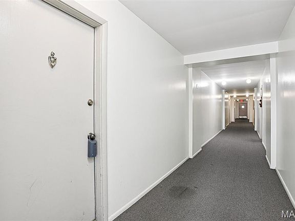 5th image of 4355 Maryland Ave APT 401