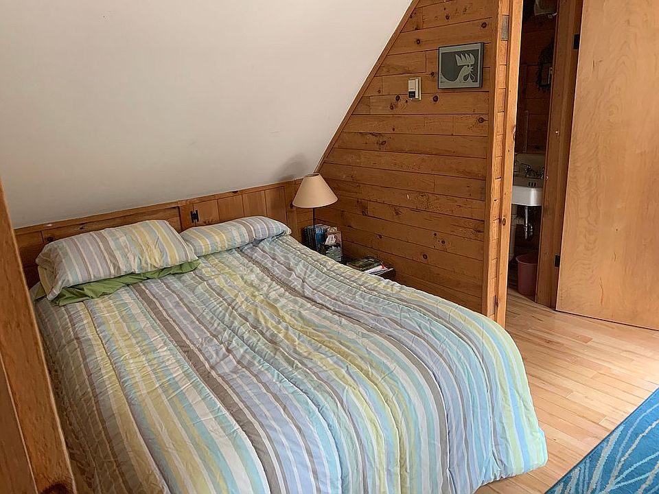 Bedroom 2 half bath