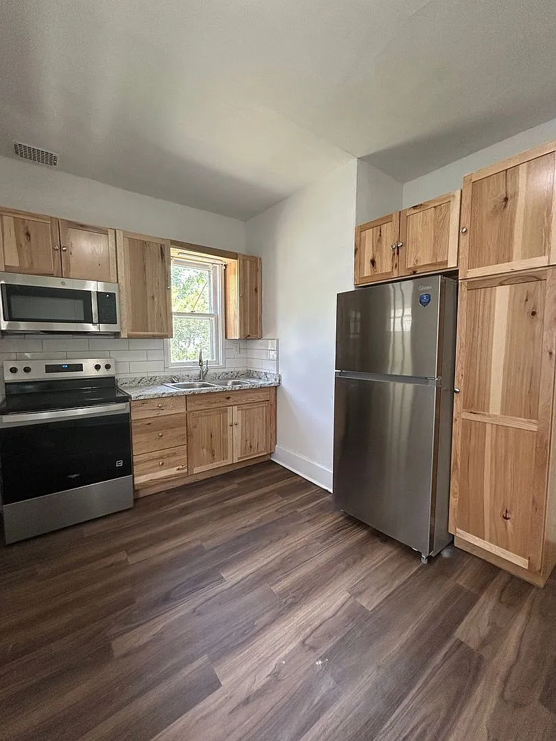 Special: Half Off First Full Months Rent-Charming Character-Filled Home Near Little Bohemia! — Photo 3