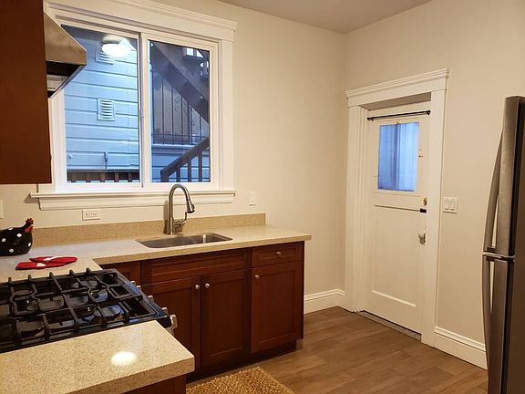 3rd image of 566 21st Ave