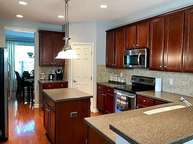 225 Stoke Hammond Ct — Photo 6