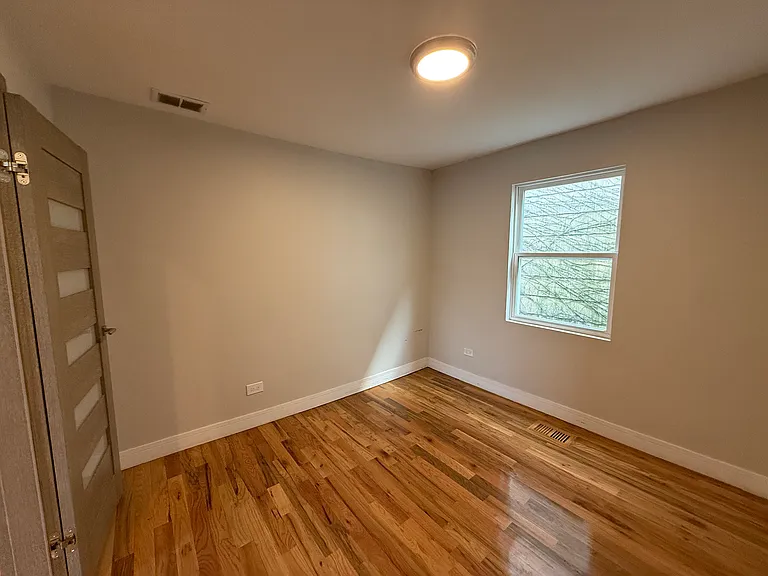 5942 S Justine St — Photo 14