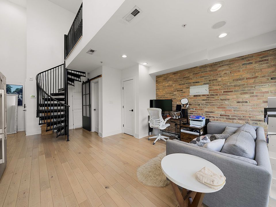 1st image of 3916 14th St NW #4