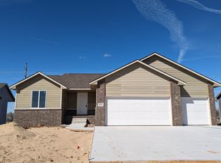 160 E Ripley Ct, Derby, KS 67037