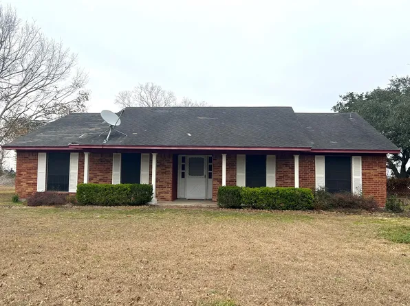 270 Bode St, El Campo, TX 77437