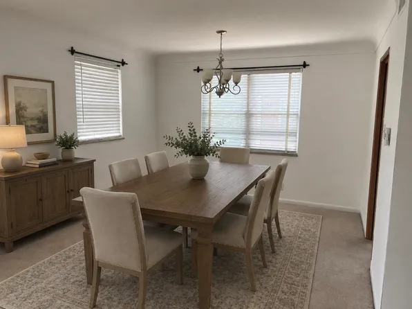 8131 Roxburgh Dr APT 2W, Saint Louis, MO 63105