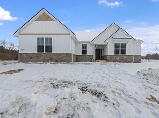 28510 Coyote Ct, New Hudson, MI 48165