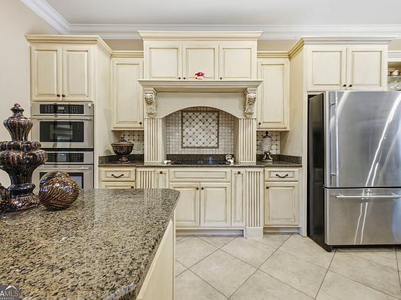 5th image of 7104 Portobello Rd NW