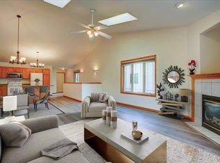 117 Llanos St, Verona, WI 53593