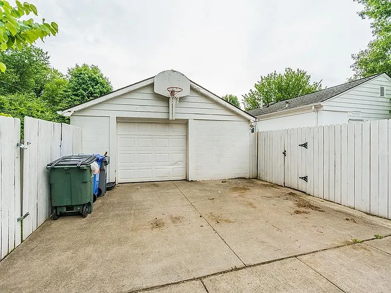493 Barkley Dr — Photo 26