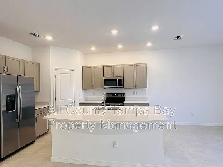 2187 Hallier Cv — Photo 4