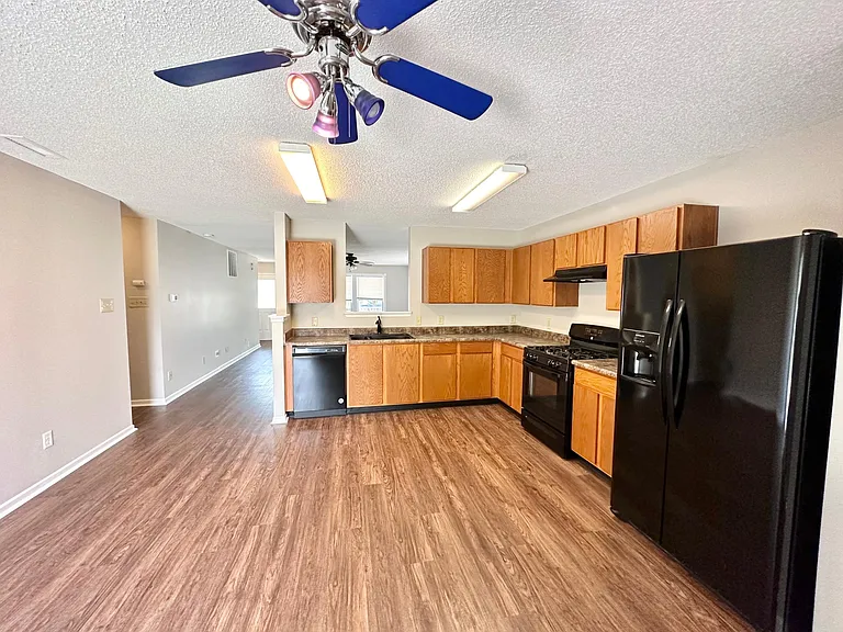 4202 Fletcher Dr — Photo 5