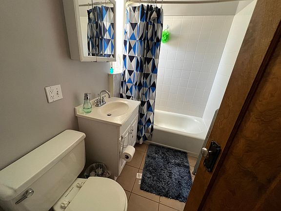 5th image of 3930 N Keeler Ave APT 2B
