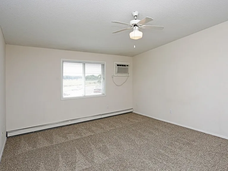PEARLWOOD ESTATES — Photo 82