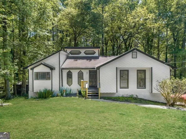 1373 Fairfield Dr SW, Lilburn, GA 30047