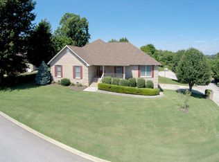 812 Crestfield Ct, Maryville, TN 37804