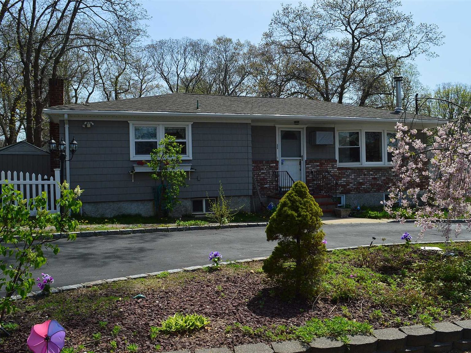 207 Berkshire Dr, Farmingville, NY 11738 Zillow