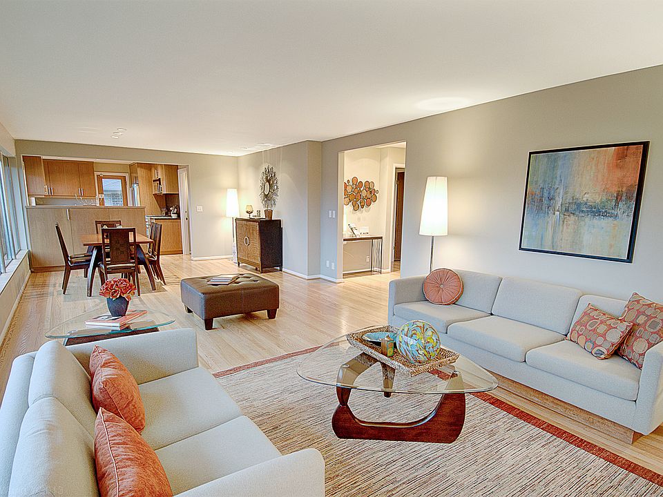 Full view of Living/Dining