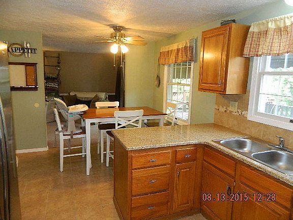 5th image of 122 Clearbrook Dr
