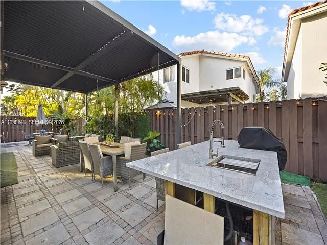 11243 NW 58th Ter — Photo 14
