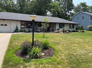 5208 Johnnycake Rdg NE, Canton, OH 44705