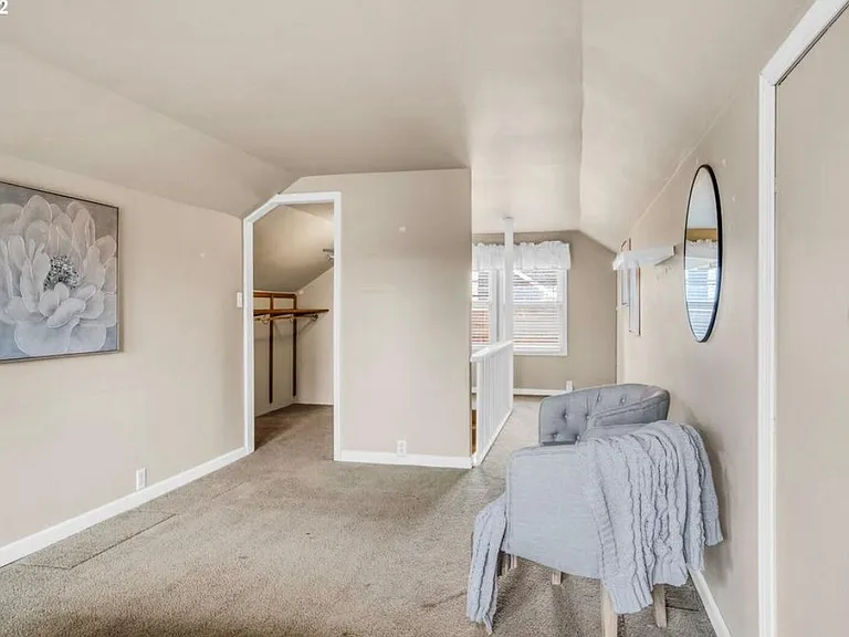 3330 SW Primrose St — Photo 3