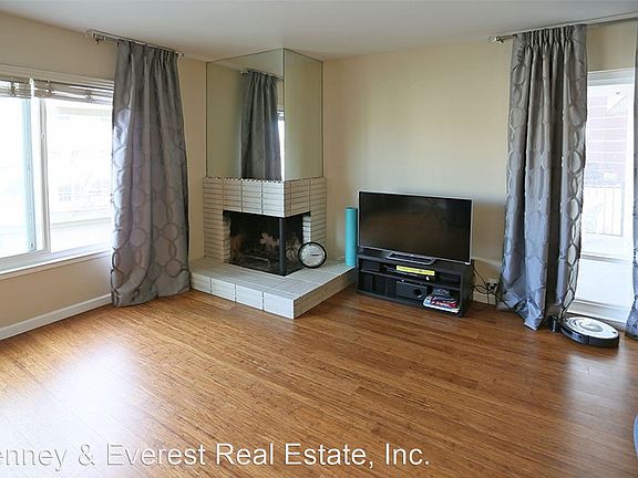 3rd image of 630 Corbett Ave APT 102