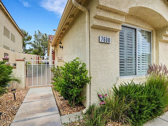 3rd image of 7608 Vista Hills Dr