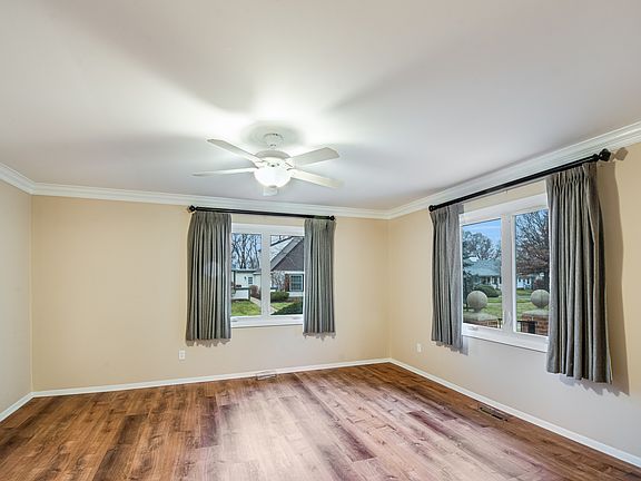 4th image of 111 Garden Dr