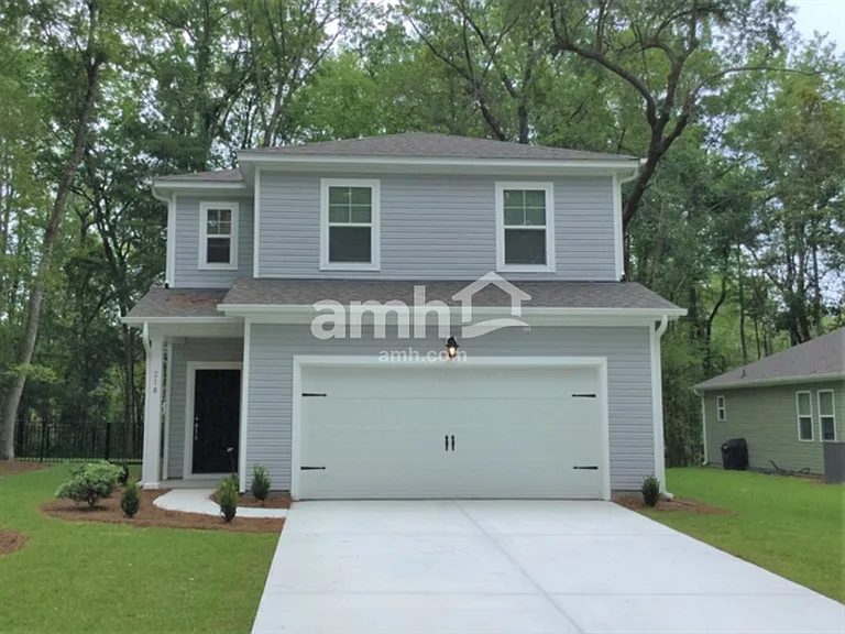 218 Swan Dr — Photo 1