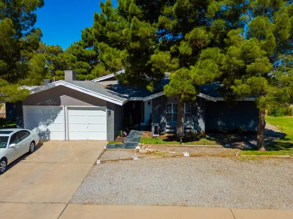 369 Cross River Rd, Horizon City, TX 79928