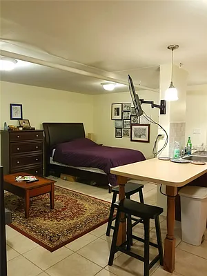 Rented by R New York | media 61