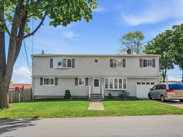 37 Westchester Avenue, West Babylon, NY 11704