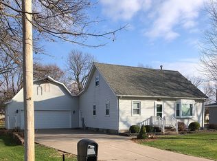 353 N Henry St, Walcott, IA 52773