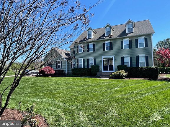 3rd image of 105 Port Ct