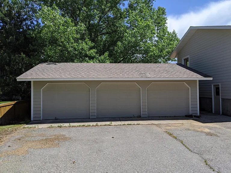 3302 Wagon Wheel Rd — Photo 28