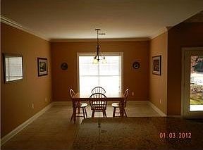 5th image of 1004 Wesley Cir