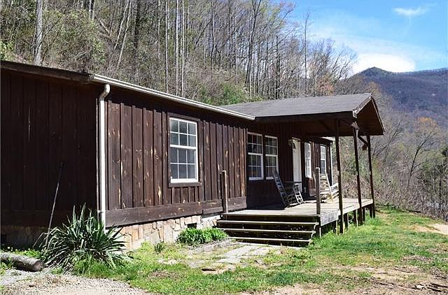 1st image of 298 Nelson Dr